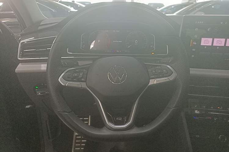 Used Volkswagen Tiguan L 2024 330TSI Automatic Two-Wheel Drive R-Line Enhanced Edition Steering Wheel