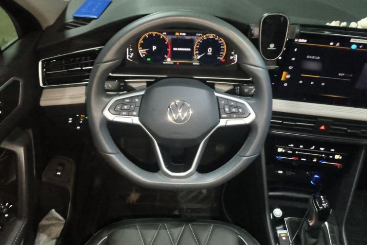 Used Volkswagen Tiguan L 2024 Outstanding Model 300TSI Automatic Two-Wheel Drive Longteng Edition Steering Wheel