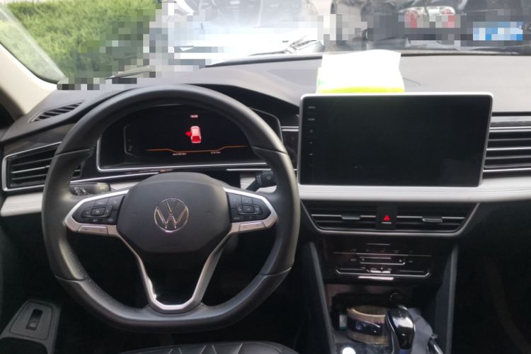 Used Volkswagen Tiguan L 2024 Outstanding Model 300TSI Automatic Two-Wheel Drive Longteng Edition Steering Wheel
