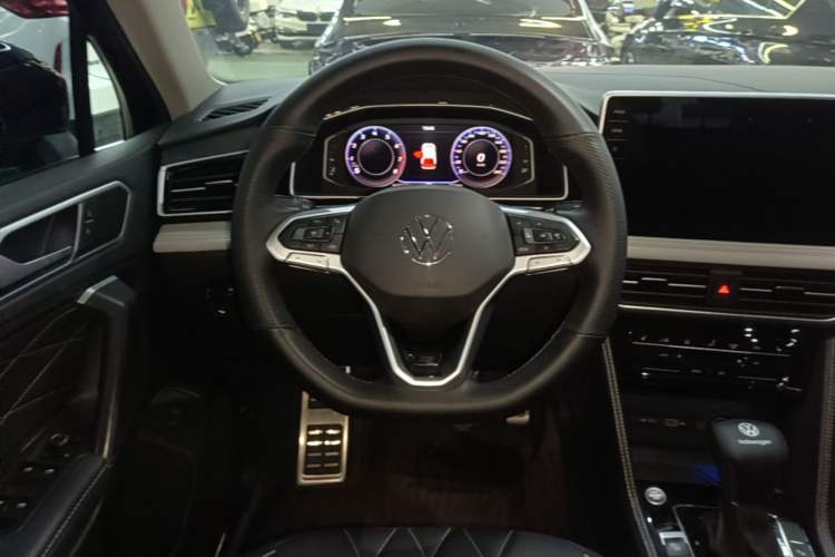 Used Volkswagen Tiguan L 2024 330TSI Automatic Two-Wheel Drive R-Line Enhanced Edition Steering Wheel