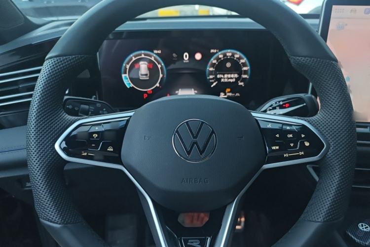 Used Volkswagen Tiguan L 2024 PRO 330TSI Two-Wheel Drive R-Line Smart Edition Steering Wheel