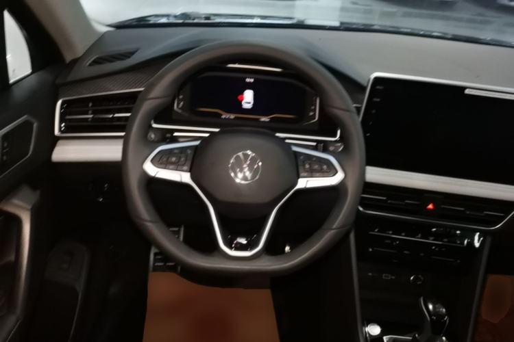 Used Volkswagen Tiguan L 2024 Outstanding Model 330TSI Automatic Two-Wheel Drive R-Line Dragon Glory Edition Steering Wheel