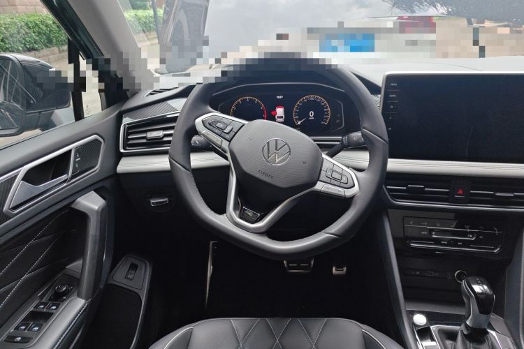 Used Volkswagen Tiguan L 2024 Outstanding Model 330TSI Automatic Two-Wheel Drive R-Line Dragon Glory Edition Steering Wheel