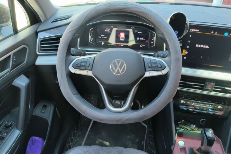 Used Volkswagen Tiguan L 2024 Outstanding Model 330TSI Automatic Two-Wheel Drive R-Line Dragon Glory Edition Steering Wheel