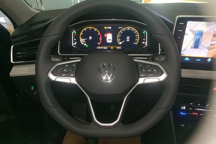 Used Volkswagen Tiguan L 2024 Outstanding Model 300TSI Automatic Two-Wheel Drive Longteng Edition Steering Wheel