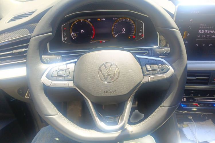 Used Volkswagen Tiguan L 2024 Outstanding Model 330TSI Automatic Two-Wheel Drive R-Line Dragon Glory Edition Steering Wheel