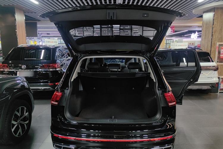 Used Volkswagen Tiguan L 2024 330TSI Automatic Two-Wheel Drive R-Line Enhanced Edition Trunk