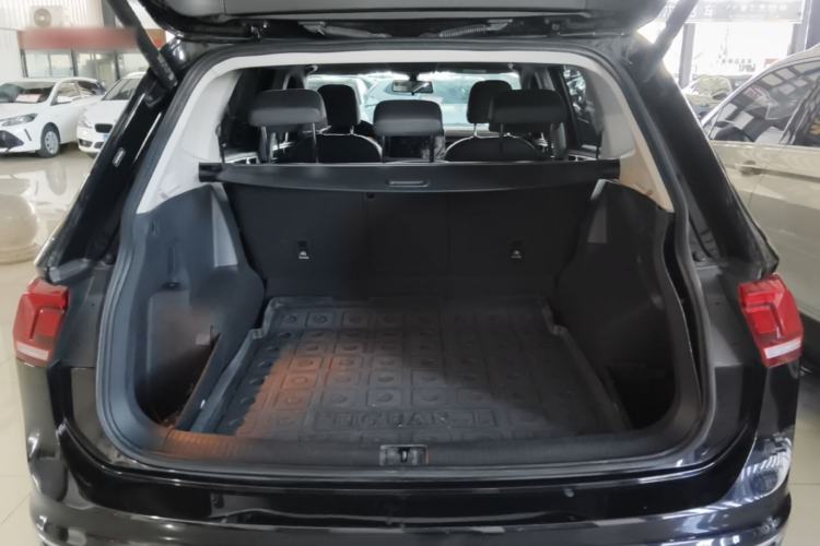 Used Volkswagen Tiguan L 2024 300TSI Automatic Two-Wheel Drive Smart Edition Trunk