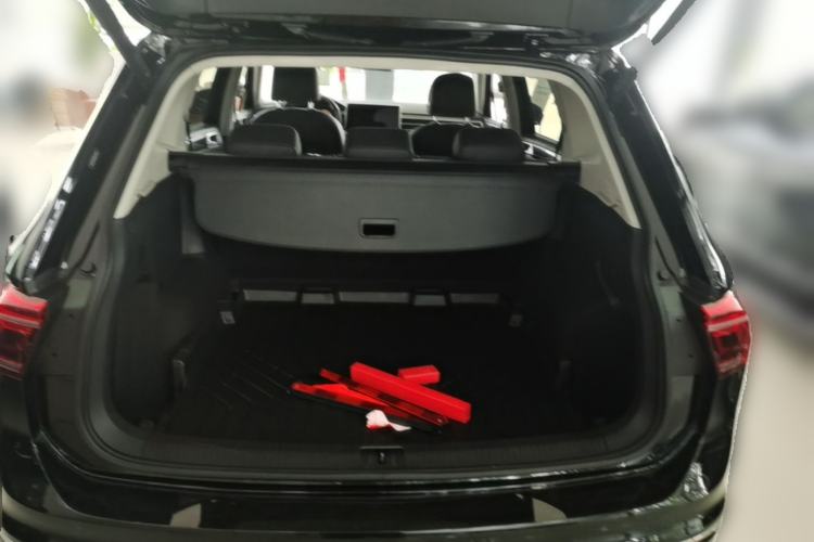 Used Volkswagen Tiguan L 2024 330TSI Automatic Two-Wheel Drive R-Line Enhanced Edition Trunk