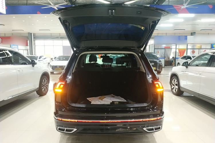 Used Volkswagen Tiguan L 2024 330TSI Automatic Two-Wheel Drive R-Line Enhanced Edition Trunk
