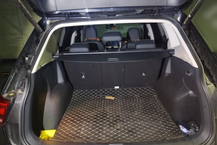Used Volkswagen Tiguan L 2024 Outstanding Model 300TSI Automatic Two-Wheel Drive Longteng Edition Trunk
