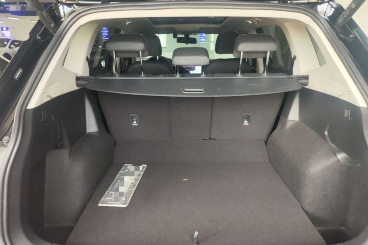 Used Volkswagen Tiguan L 2024 Outstanding Model 300TSI Automatic Two-Wheel Drive Longteng Edition Trunk