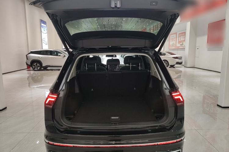 Used Volkswagen Tiguan L 2024 330TSI Automatic Two-Wheel Drive R-Line Enhanced Edition Trunk