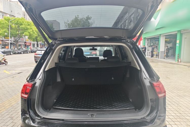 Used Volkswagen Tiguan L 2024 300TSI Automatic Two-Wheel Drive Smart Edition Trunk