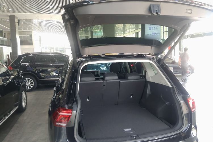 Used Volkswagen Tiguan L 2024 330TSI Automatic Two-Wheel Drive R-Line Enhanced Edition Trunk