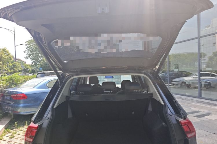 Used Volkswagen Tiguan L 2024 330TSI Automatic Two-Wheel Drive R-Line Enhanced Edition Trunk