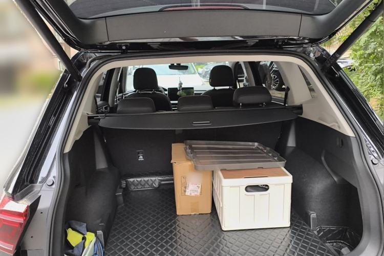 Used Volkswagen Tiguan L 2024 330TSI Automatic Two-Wheel Drive R-Line Enhanced Edition Trunk