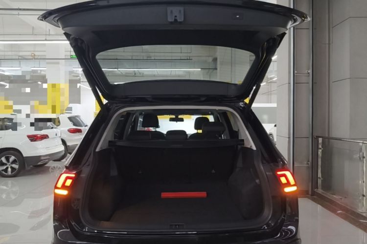 Used Volkswagen Tiguan L 2024 300TSI Automatic Two-Wheel Drive Smart Edition Trunk