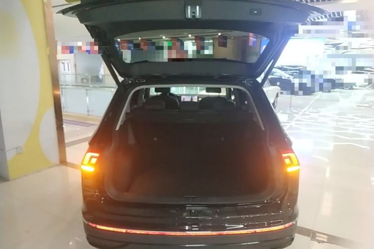Used Volkswagen Tiguan L 2024 Outstanding Model 300TSI Automatic Two-Wheel Drive Longteng Edition Trunk