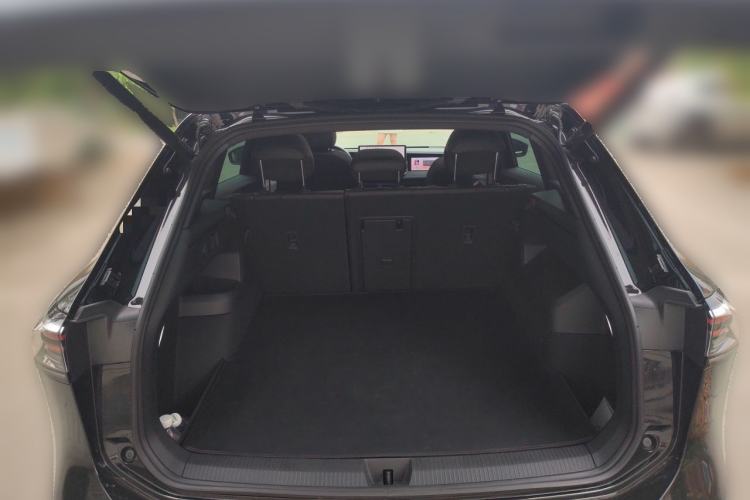 Used Volkswagen Tiguan L 2024 PRO 380TSI Four-Wheel Drive R-Line Prestige Edition Trunk