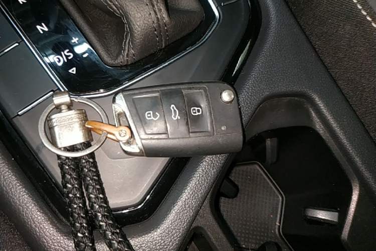 Used Volkswagen Tiguan L 2024 330TSI Automatic Two-Wheel Drive R-Line Enhanced Edition Vehicle Key
