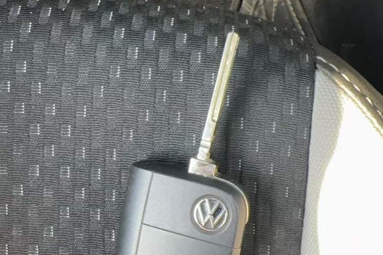 Used Volkswagen Tiguan L 2024 Outstanding Model 300TSI Automatic Two-Wheel Drive Longteng Edition Vehicle Key