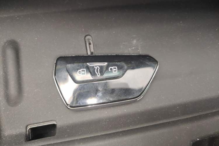 Used Volkswagen Tiguan L 2024 PRO 330TSI Two-Wheel Drive R-Line Smart Edition Vehicle Key