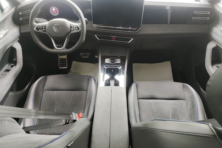 Used Volkswagen Tiguan L 2024 PRO 380TSI Four-Wheel Drive R-Line Prestige Edition Center Console