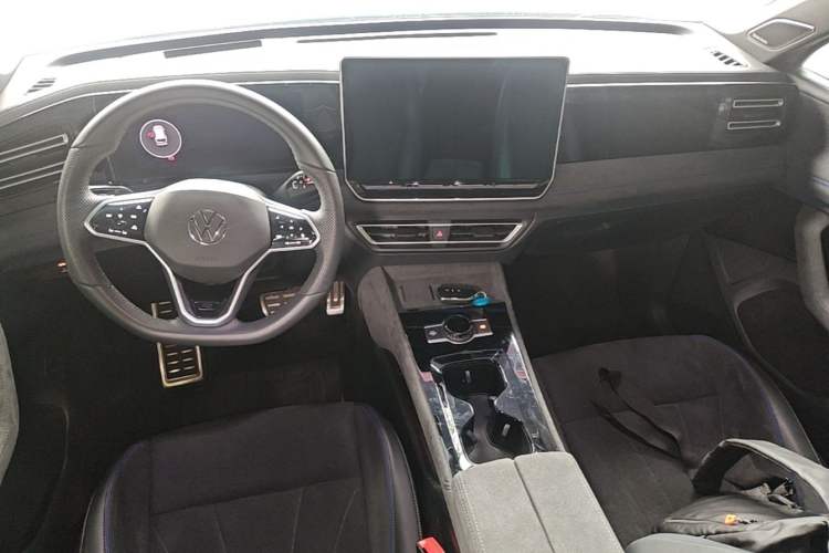 Used Volkswagen Tiguan L 2024 PRO 380TSI Four-Wheel Drive R-Line Prestige Edition Center Console
