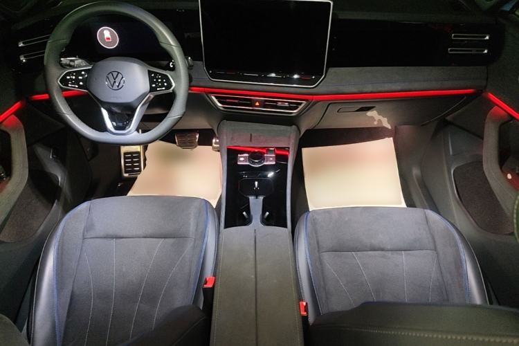 Used Volkswagen Tiguan L 2024 PRO 380TSI Four-Wheel Drive R-Line Prestige Edition Center Console