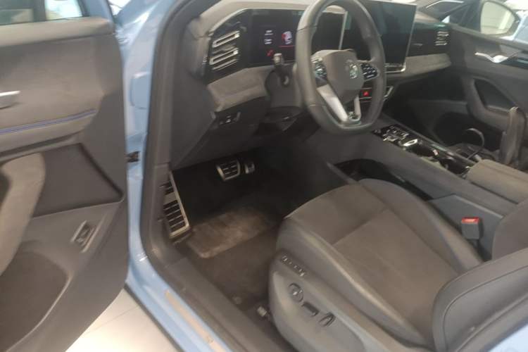 Used Volkswagen Tiguan L 2024 PRO 380TSI Four-Wheel Drive R-Line Prestige Edition Driver Seat