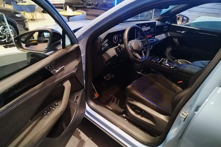 Used Volkswagen Tiguan L 2024 PRO 380TSI Four-Wheel Drive R-Line Prestige Edition Driver Seat