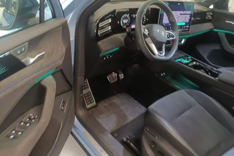 Used Volkswagen Tiguan L 2024 PRO 380TSI Four-Wheel Drive R-Line Prestige Edition Driver Seat