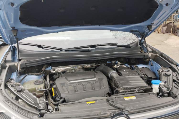 Used Volkswagen Tiguan L 2024 PRO 380TSI Four-Wheel Drive R-Line Prestige Edition Engine Bay