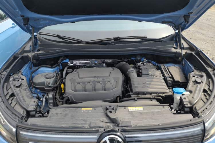 Used Volkswagen Tiguan L 2024 PRO 380TSI Four-Wheel Drive R-Line Prestige Edition Engine Bay