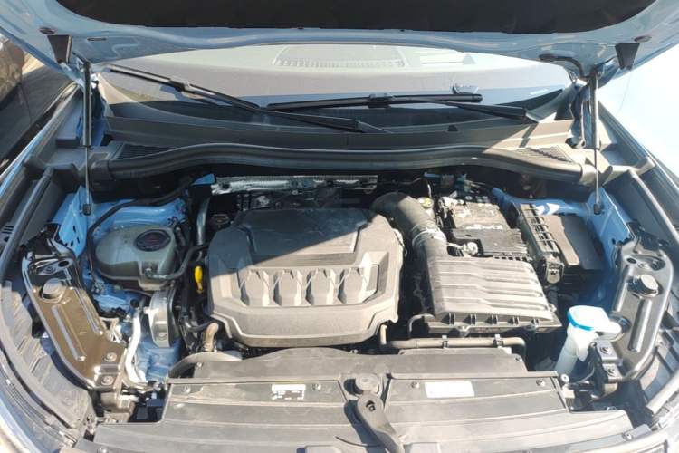 Used Volkswagen Tiguan L 2024 PRO 380TSI Four-Wheel Drive R-Line Prestige Edition Engine Bay