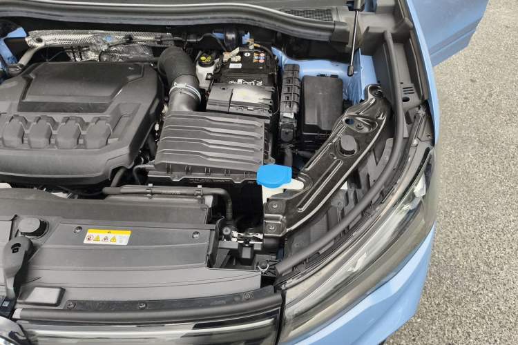 Used Volkswagen Tiguan L 2024 PRO 380TSI Four-Wheel Drive R-Line Prestige Edition Engine Bay Left