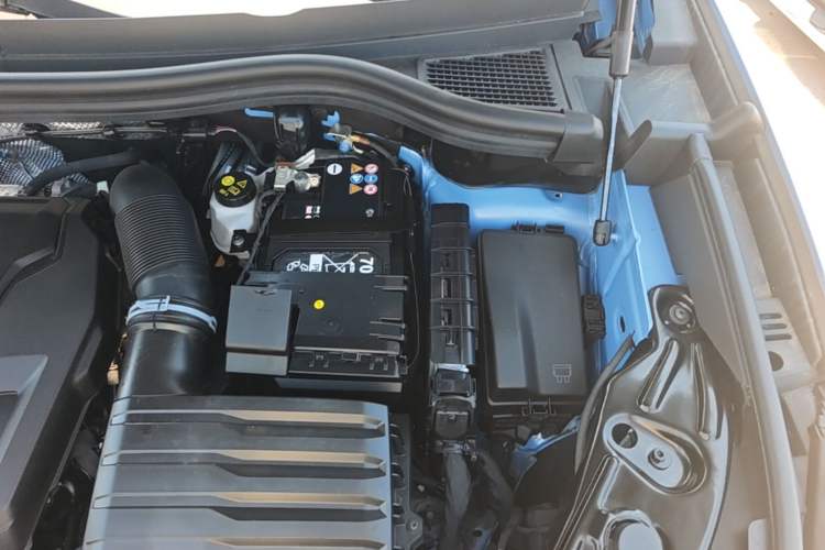 Used Volkswagen Tiguan L 2024 PRO 380TSI Four-Wheel Drive R-Line Prestige Edition Engine Bay Left