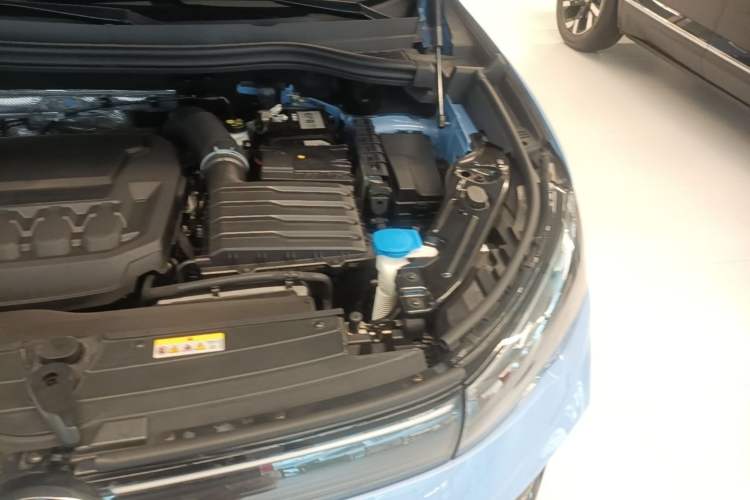 Used Volkswagen Tiguan L 2024 PRO 380TSI Four-Wheel Drive R-Line Prestige Edition Engine Bay Left