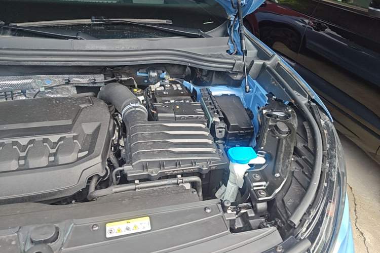 Used Volkswagen Tiguan L 2024 PRO 380TSI Four-Wheel Drive R-Line Prestige Edition Engine Bay Left