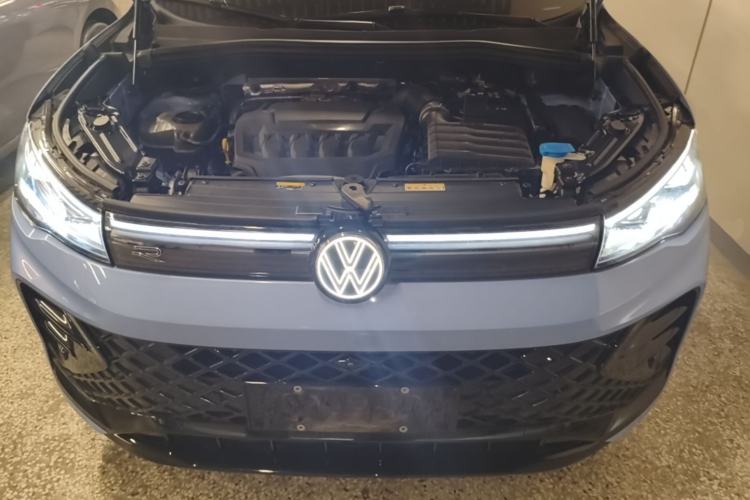 Used Volkswagen Tiguan L 2024 PRO 380TSI Four-Wheel Drive R-Line Prestige Edition Engine Bay