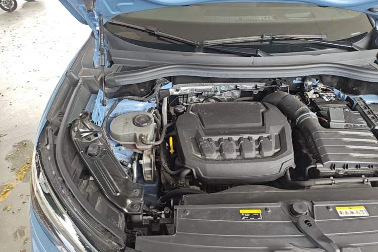Used Volkswagen Tiguan L 2024 PRO 380TSI Four-Wheel Drive R-Line Prestige Edition Engine Bay Right