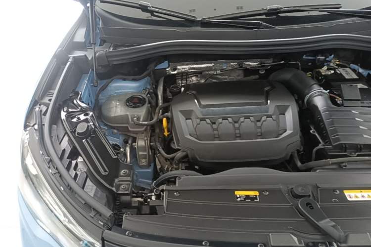 Used Volkswagen Tiguan L 2024 PRO 380TSI Four-Wheel Drive R-Line Prestige Edition Engine Bay Right