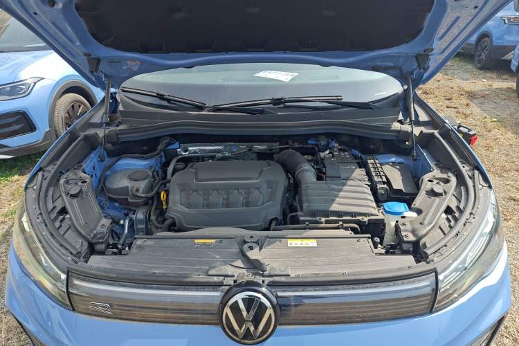 Used Volkswagen Tiguan L 2024 PRO 380TSI Four-Wheel Drive R-Line Prestige Edition Engine Bay