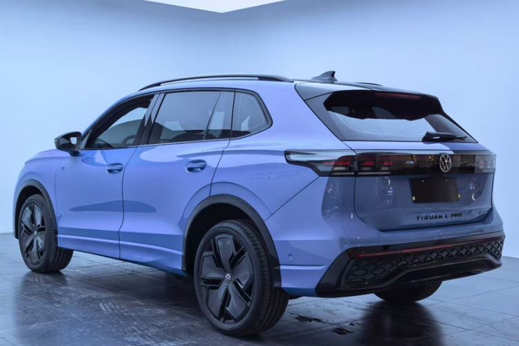 Used Volkswagen Tiguan L 2024 PRO 380TSI Four-Wheel Drive R-Line Prestige Edition Exterior 3
