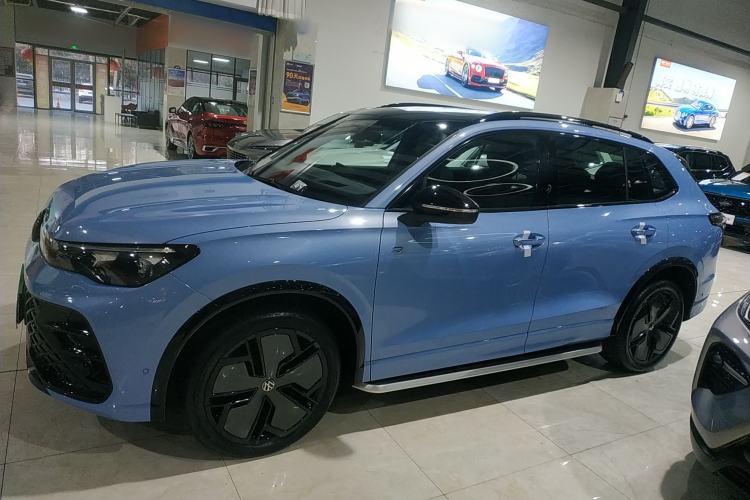 Used Volkswagen Tiguan L 2024 PRO 380TSI Four-Wheel Drive R-Line Prestige Edition Exterior 3
