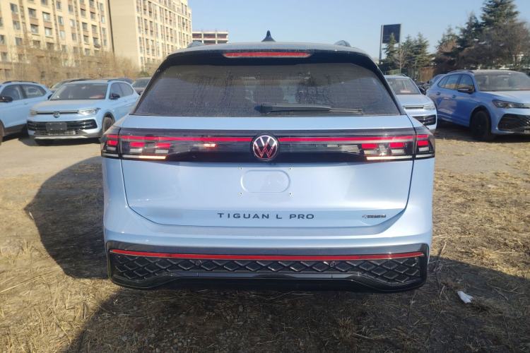Used Volkswagen Tiguan L 2024 PRO 380TSI Four-Wheel Drive R-Line Prestige Edition Exterior 4