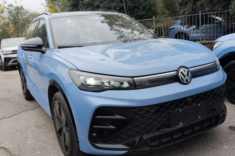 Used Volkswagen Tiguan L 2024 PRO 380TSI Four-Wheel Drive R-Line Prestige Edition Front Right 45 Deg