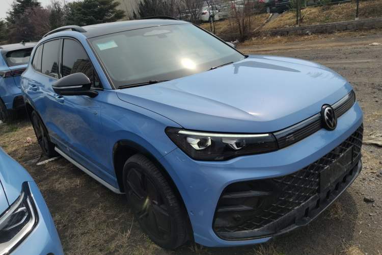 Used Volkswagen Tiguan L 2024 PRO 380TSI Four-Wheel Drive R-Line Prestige Edition Front Right 45 Deg