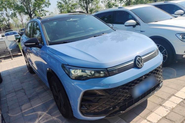 Used Volkswagen Tiguan L 2024 PRO 380TSI Four-Wheel Drive R-Line Prestige Edition Front Right 45 Deg